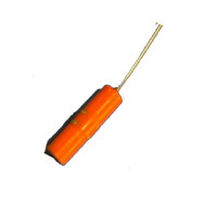 OFS-1光纖水聽器它通過高靈敏度的光學(xué)相干檢測原理，可以達到較高的探測靈敏度和較寬動態(tài)范圍，將水聲振動轉(zhuǎn)換成光信號，通過光纖傳至信號處理系統(tǒng)提取聲信號信息，具有靈敏度高、頻帶響應(yīng)寬、抗電磁干擾、耐惡劣環(huán)境、結(jié)構(gòu)輕巧、易于遙測和構(gòu)成大規(guī)模陣列等特點，它屬于新型水聽器的一種，已經(jīng)逐漸從早期的實驗室研究階段邁向工程應(yīng)用。