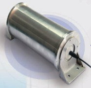 YS-V100光纖振動傳感器能夠同時(shí)對三維振動信號進(jìn)行采集和定位，適用于引擎、發(fā)電機(jī)泵、橋梁、路基、變壓器等領(lǐng)域的振動監(jiān)測。